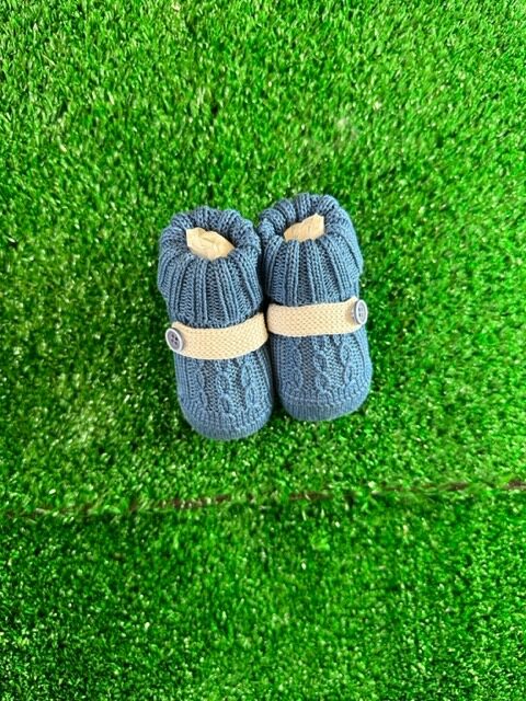 Babbucce in filo di cotone color blu con fascia bianca e bottoncino blu