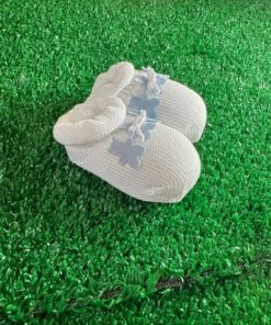 Alternative view of Babbucce in cotone bianche con orsetti celeste polvere