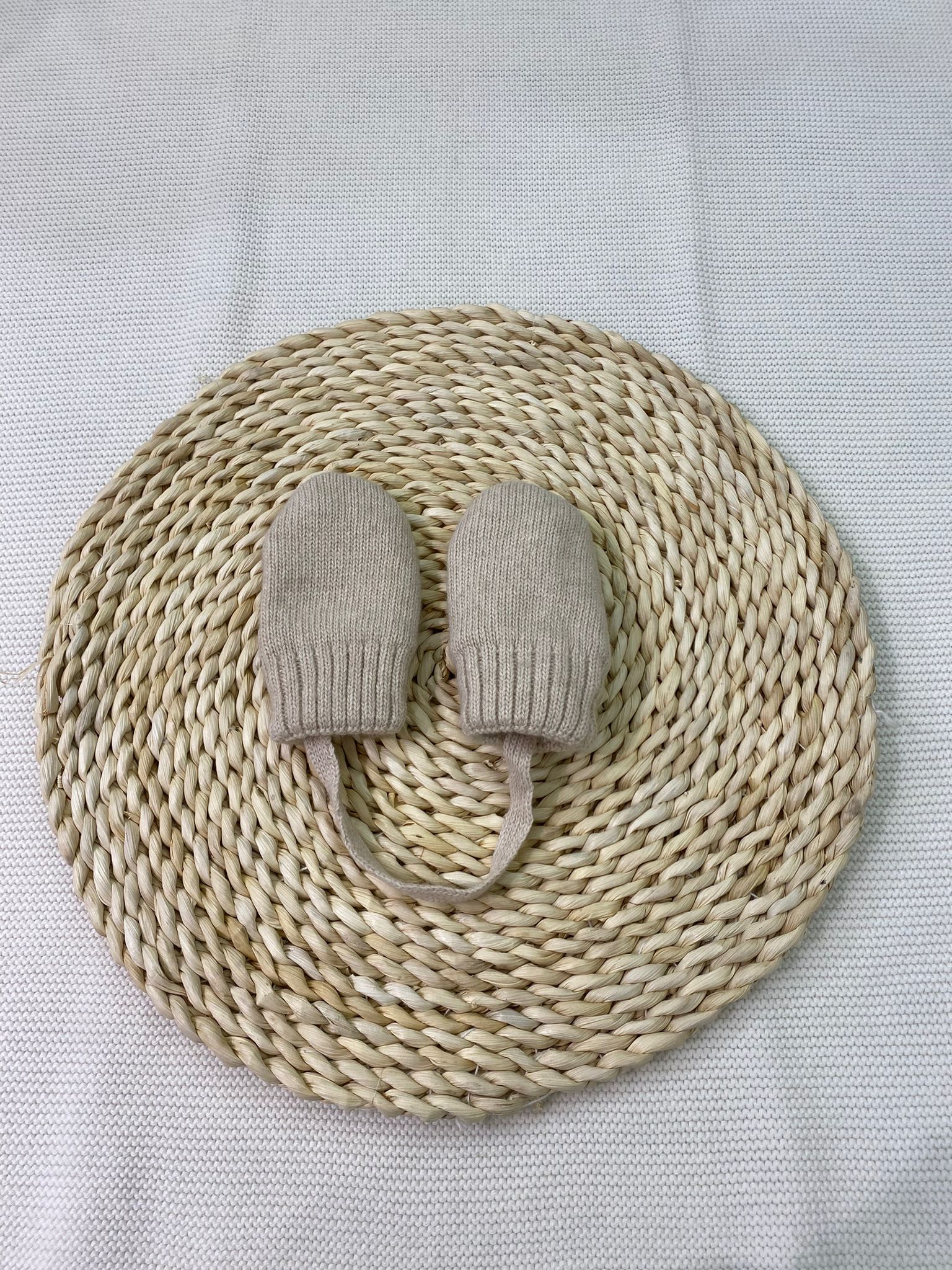 Scaldamani beige in misto lana