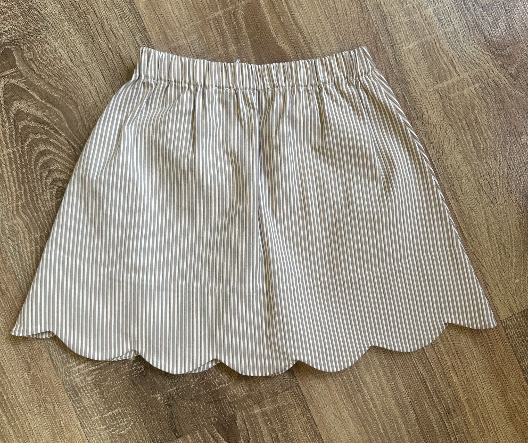 Minigonna rigata bianca e beige PerTe