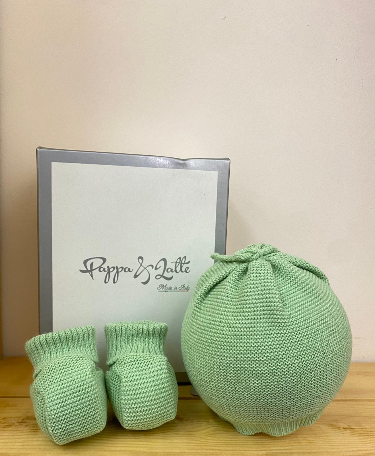 Set cappello e babbucce verde Pappa e Latte