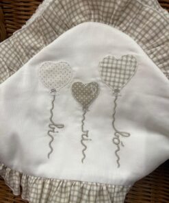 Alternative view of Triangolo con cuori e rouches