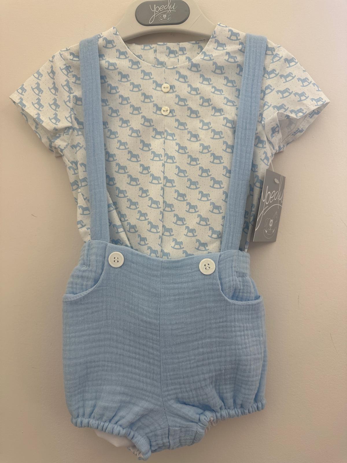Pagliacetto celeste con camicia