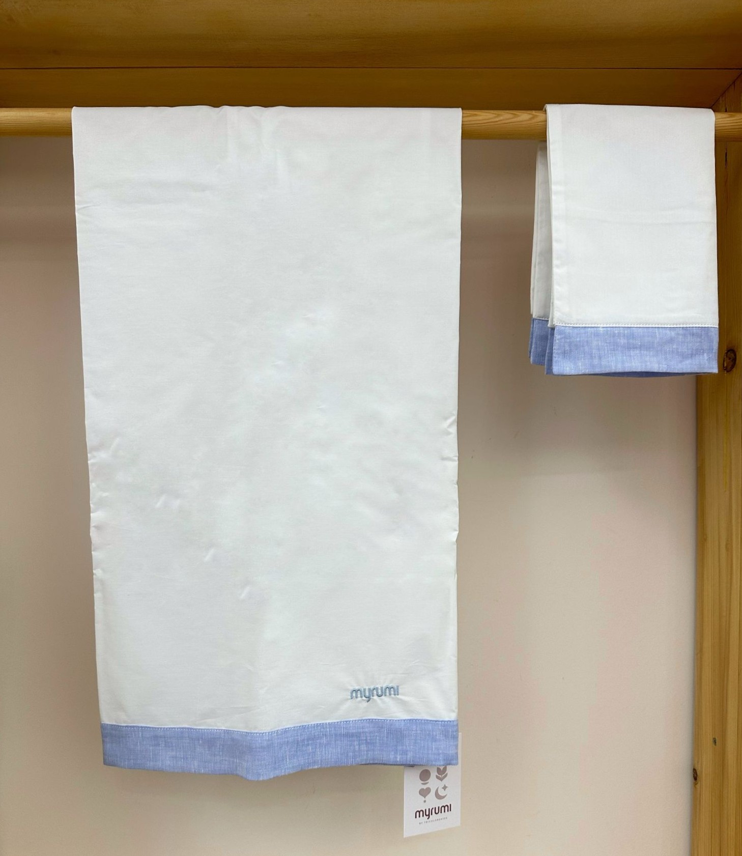 Set lenzuola bianco e celeste Myrumi