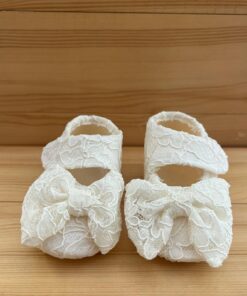 Ballerine culla pizzo ricamato panna con fiocco
