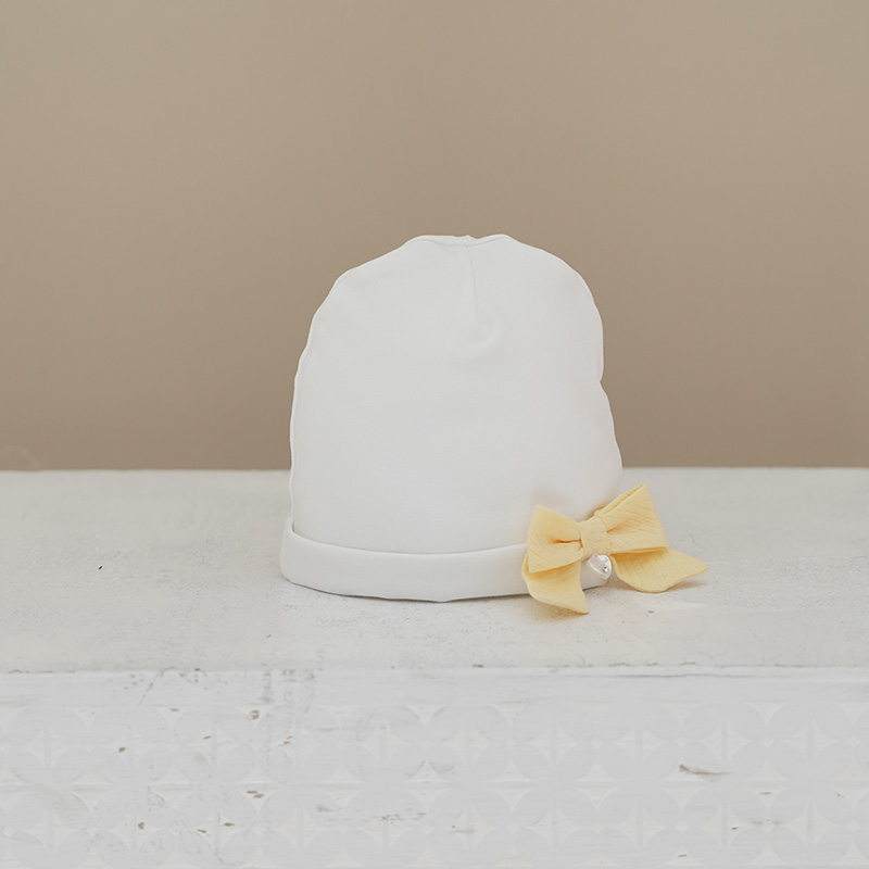Cappellino con fiocco giallo Ninnaoh